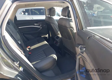 2019 Audi E-Tron Premium Plus из США, поврежденный, VIN WA1VAAGE2KB021539